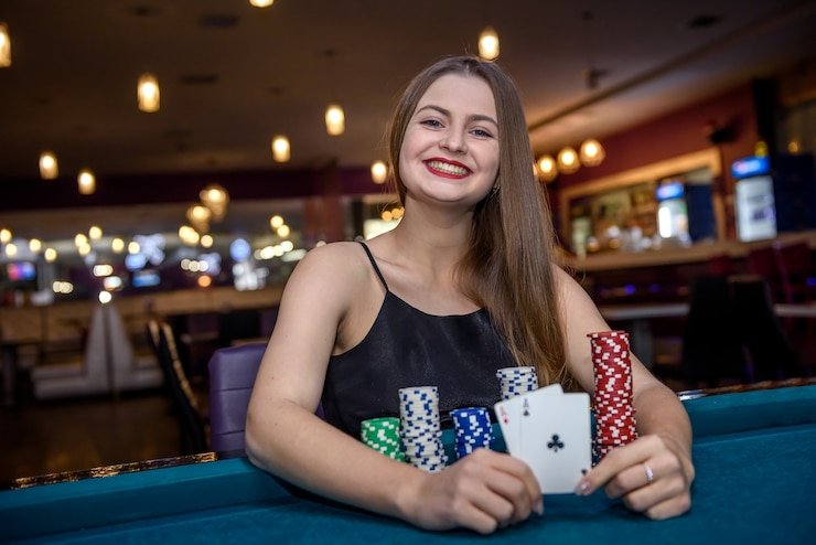 Studio Diamond Empire dengan dealer dan meja roulette langsung